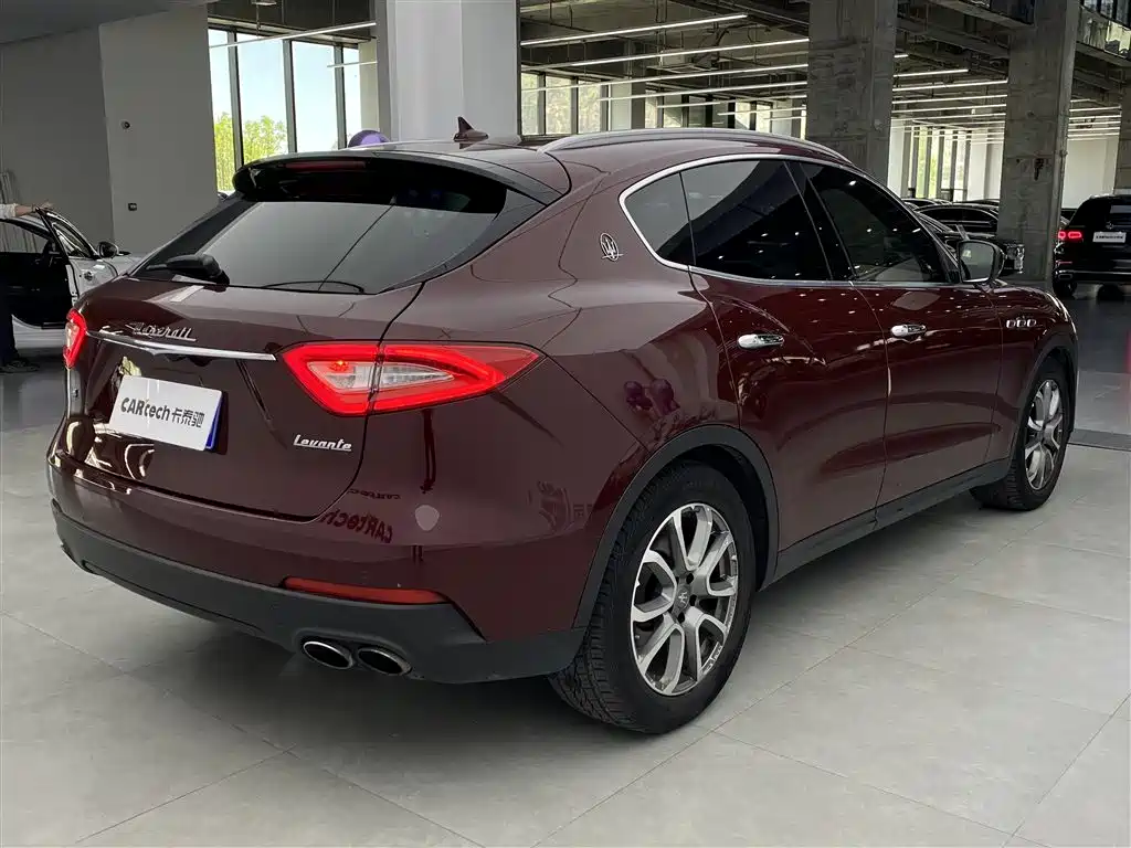 Maserati Levante 2018 — фото 4