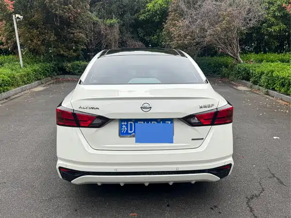 Nissan Teana 2022