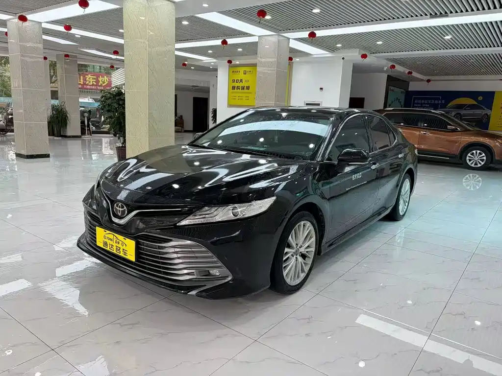 Toyota Camry 2021 — фото 2