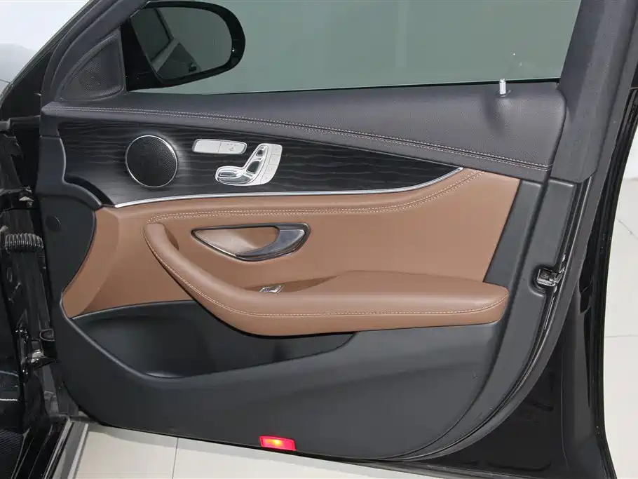 Mercedes-Benz E-Class 2023 — фото 31