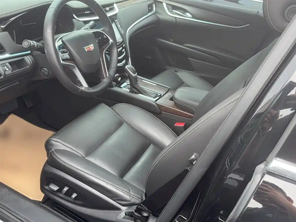 Cadillac XTS 2018 — фото 14