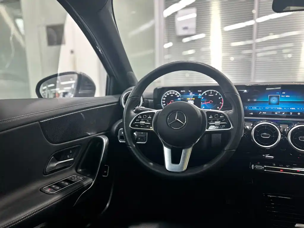 Mercedes-Benz A-Class 2023 — фото 10