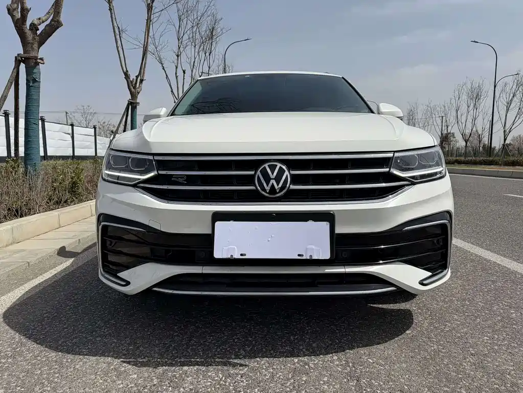 Volkswagen Tiguan L 2022 — фото 2
