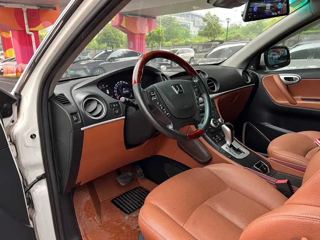 Luxgen Big 7 SUV 2014 — фото 19