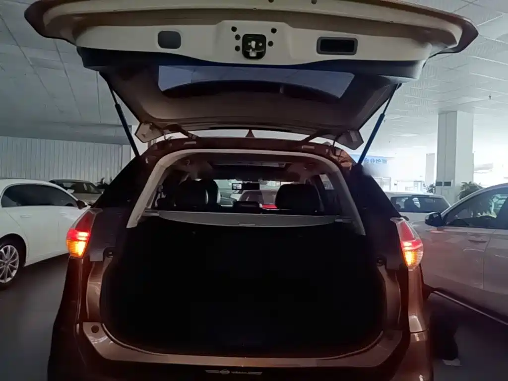Nissan X-Trail 2015 — фото 19