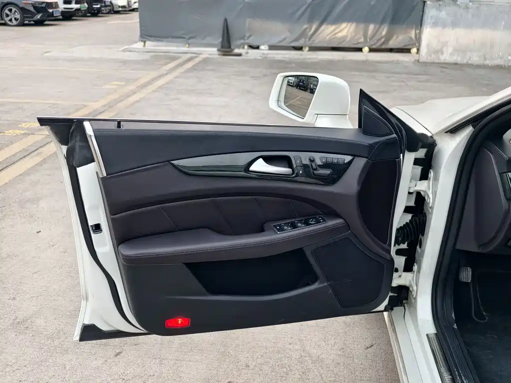 Mercedes-Benz CLS 2014 — фото 12