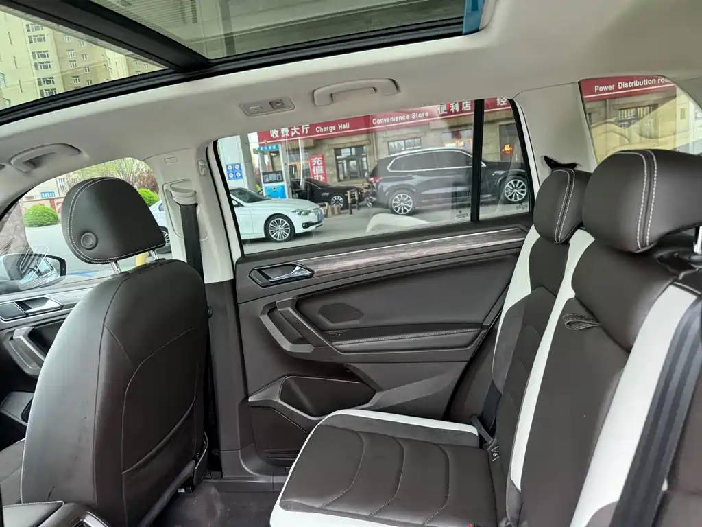 Volkswagen Tiguan L 2017 — фото 11