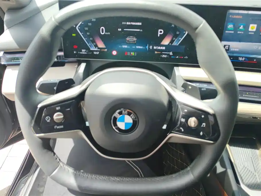 BMW 5 Series 2025 — фото 15
