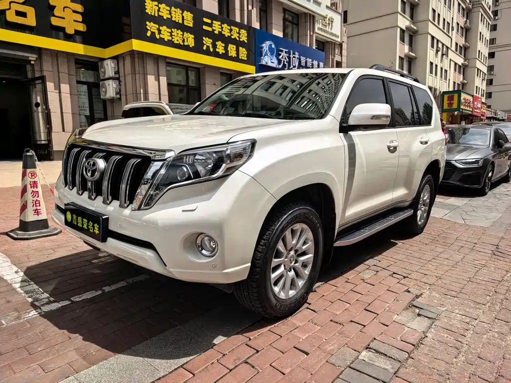 Toyota Prado 2017 — фото 1