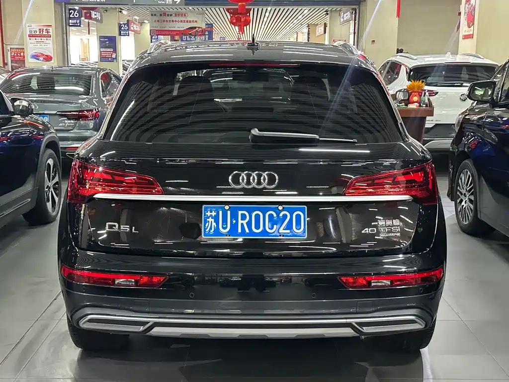 Audi Q5L 2023 — фото 11
