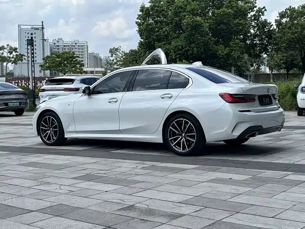 BMW 3 Series 2021