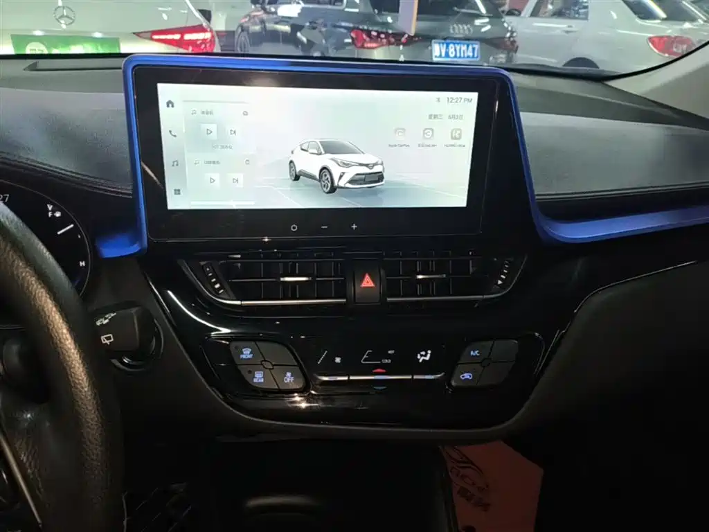Toyota C-HR 2023 — фото 13
