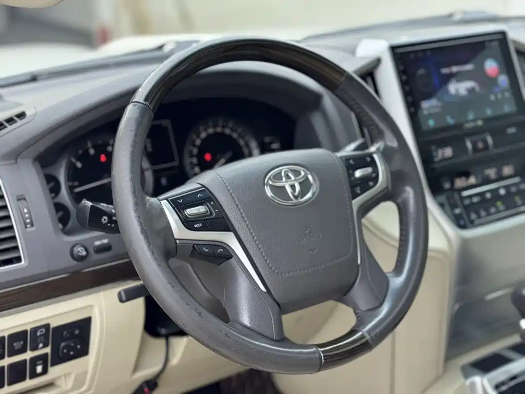 Toyota Land Cruiser 2019 — фото 7