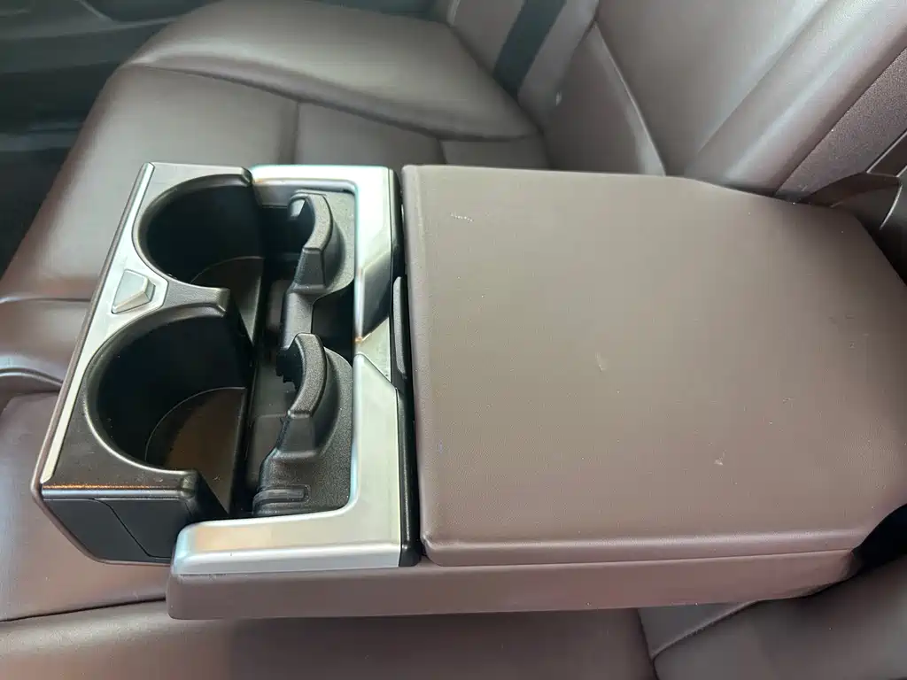 BMW 5 Series 2015 — фото 13