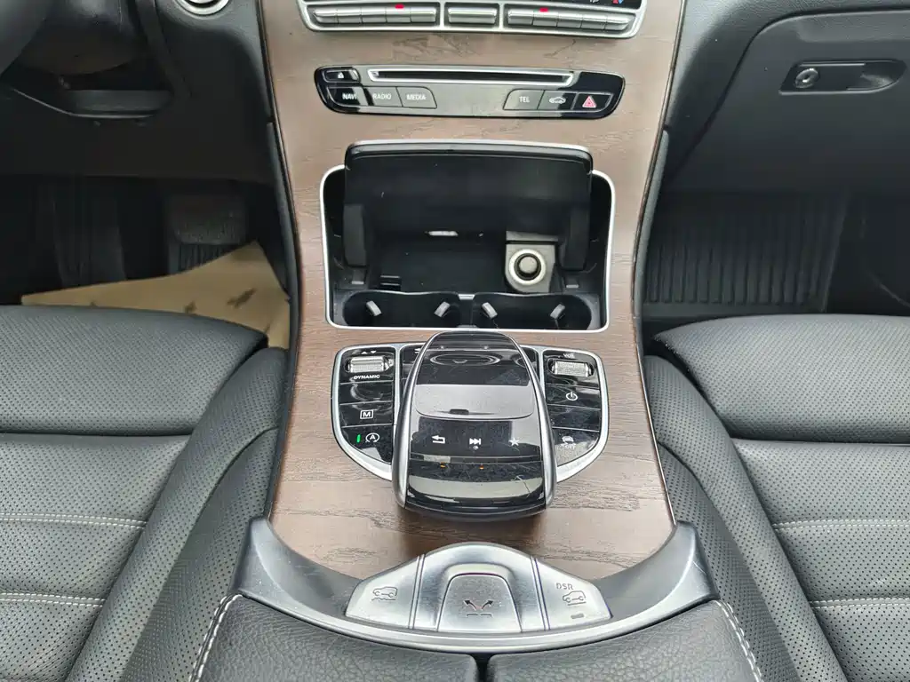 Mercedes-Benz GLC 2018 — фото 25