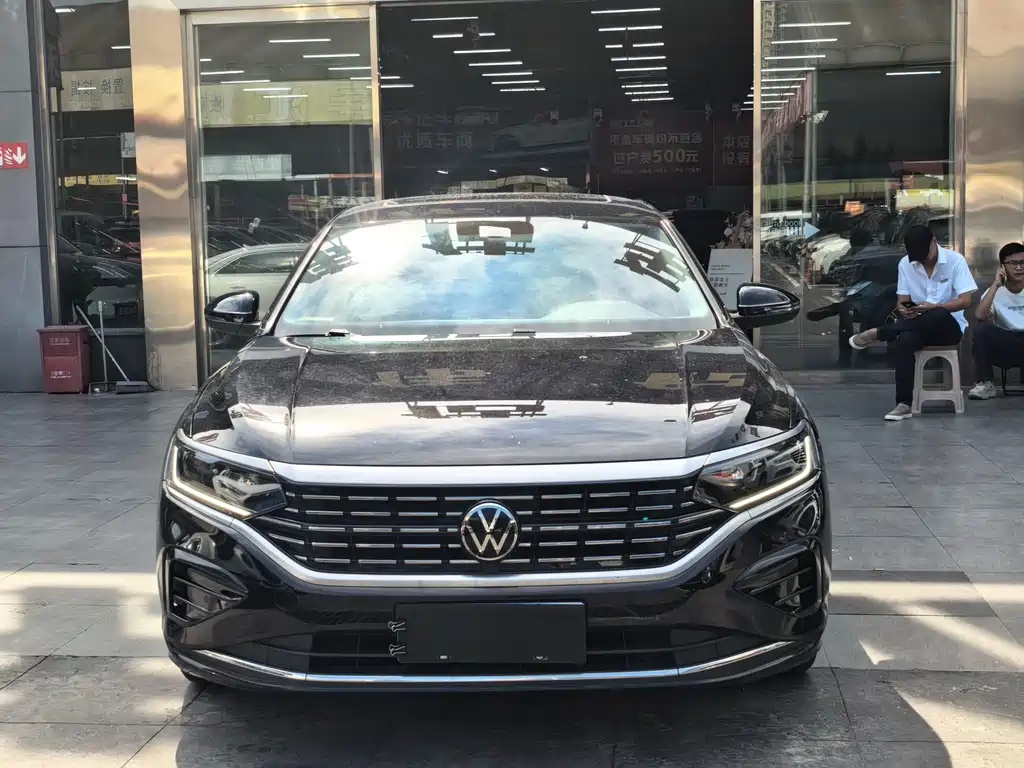 Volkswagen Passat 2023