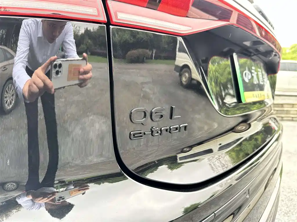 Audi Q6L e-tron 2025 — фото 16
