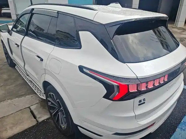 Lynk & Co 09 EM-P 2023