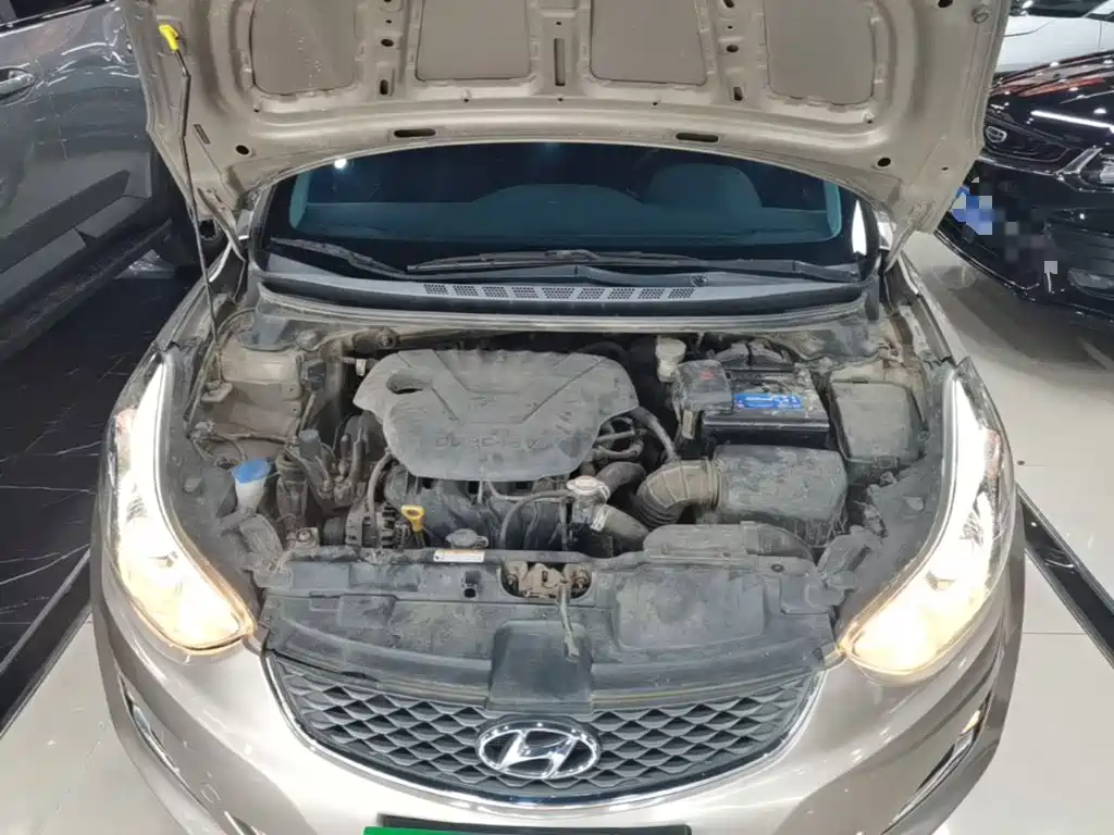 Hyundai Elantra 2017 — фото 20