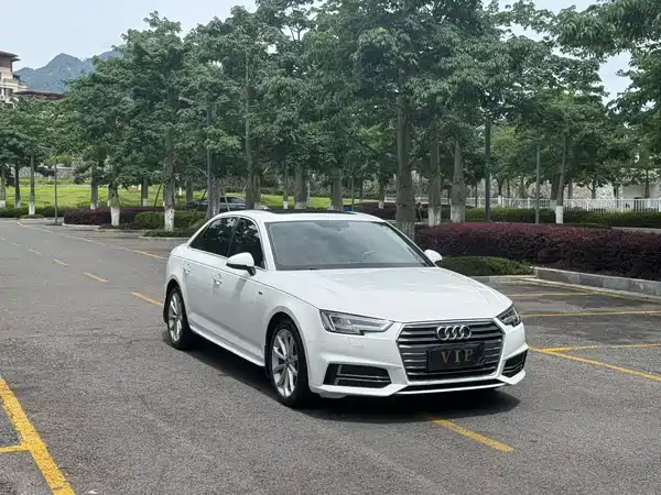 Audi A4L 2018