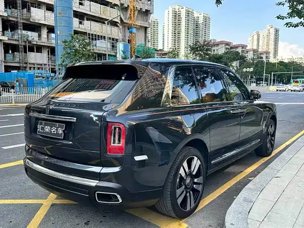 Rolls-Royce Cullinan 2021