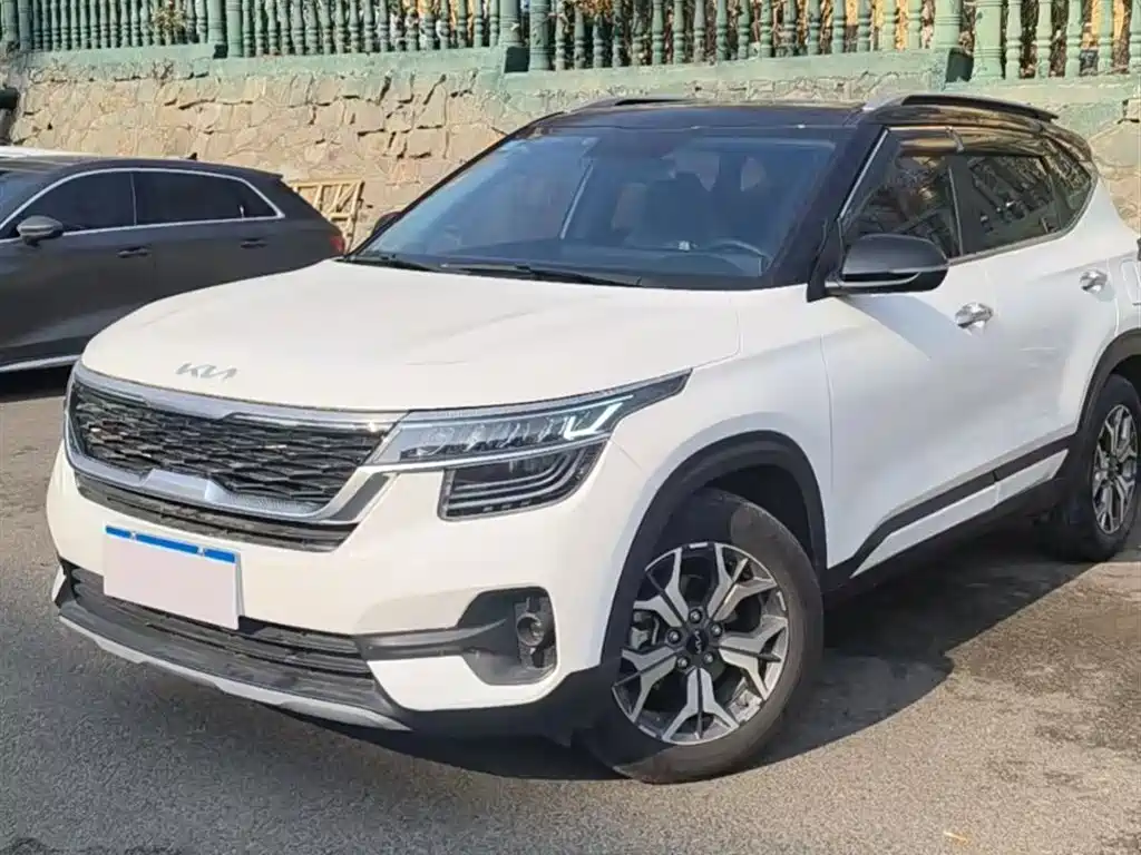 Kia KX3 2023 — фото 1