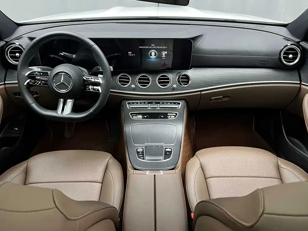 Mercedes-Benz E-Class 2022 — фото 13