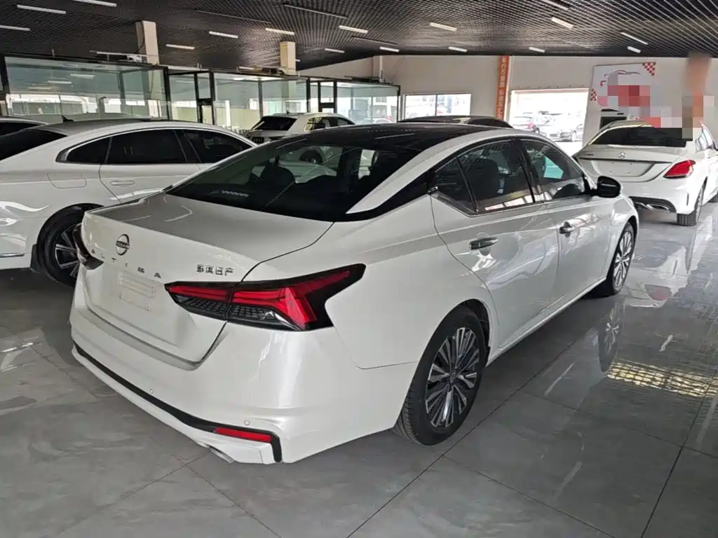 Nissan Teana 2023