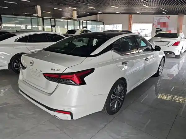 Nissan Teana 2023