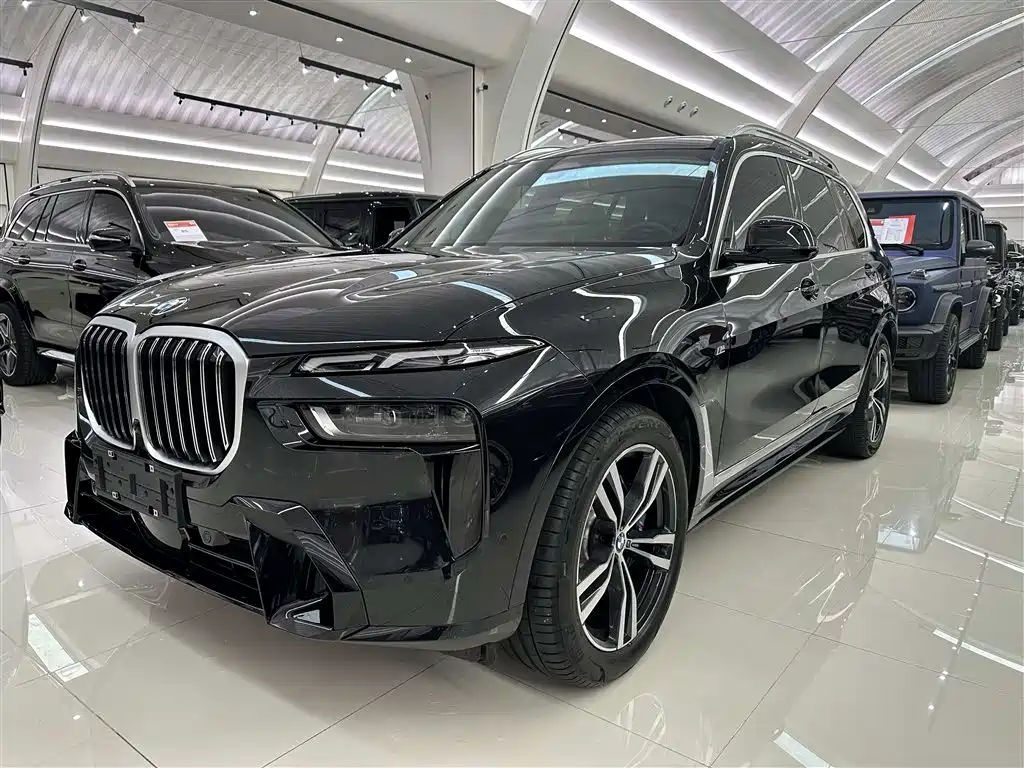 BMW X7 2024 — фото 1