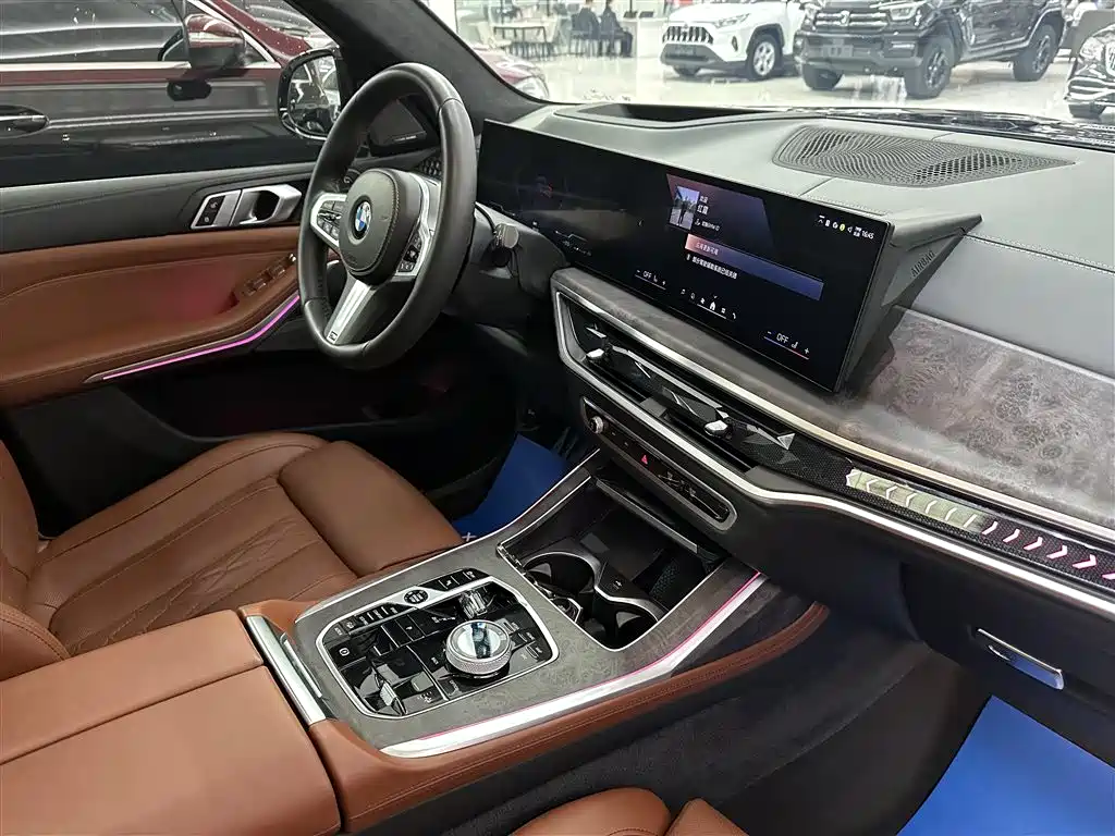 BMW X7 2024 — фото 17