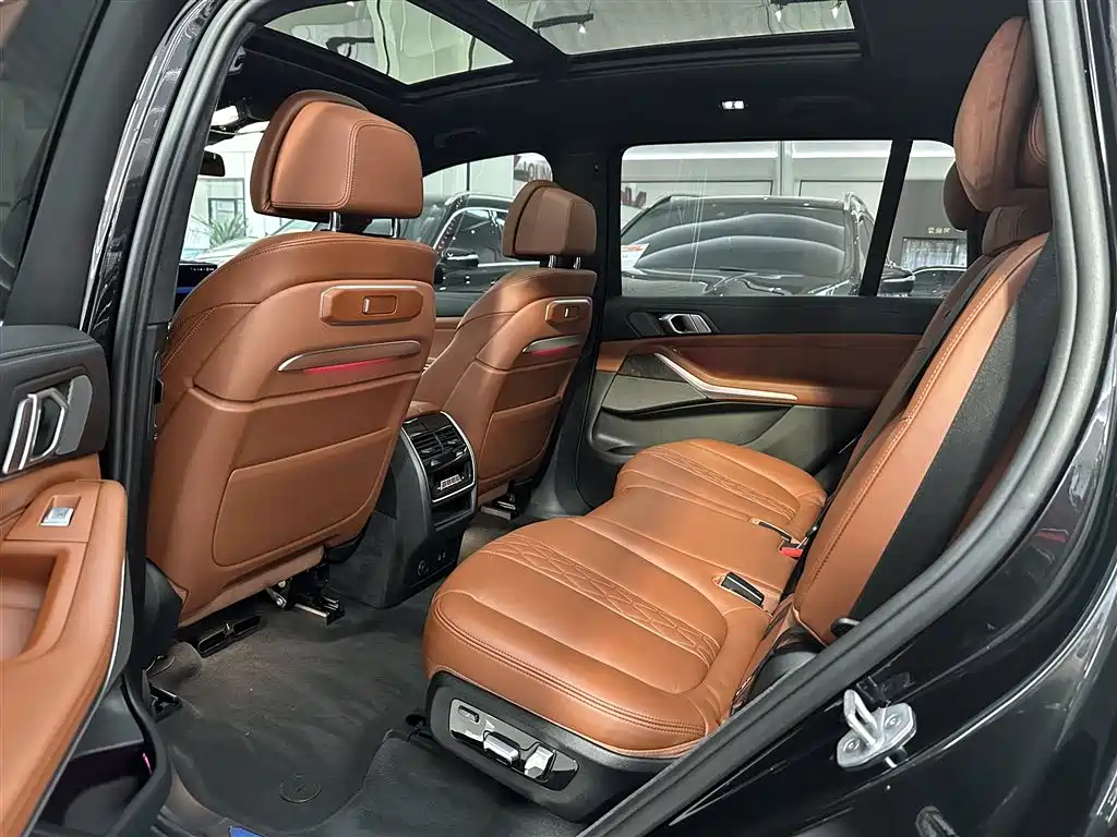 BMW X7 2024 — фото 11