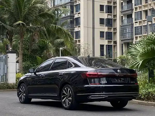 Volkswagen Passat 2024