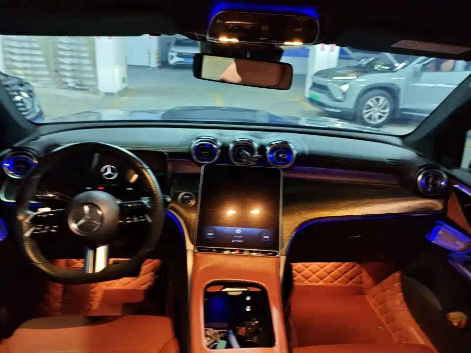 Mercedes-Benz GLC 2023