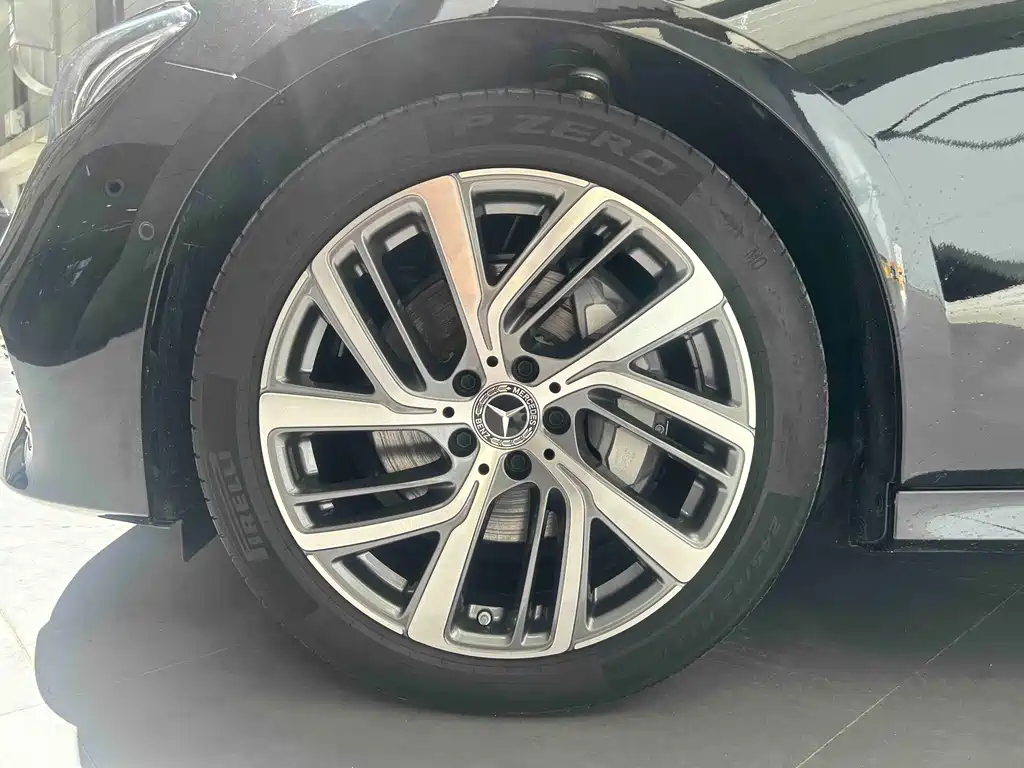 Mercedes-Benz E-Class 2024