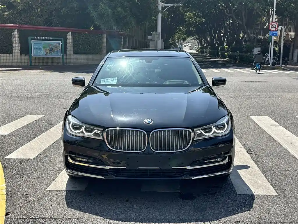 BMW 7 Series 2016 — фото 2