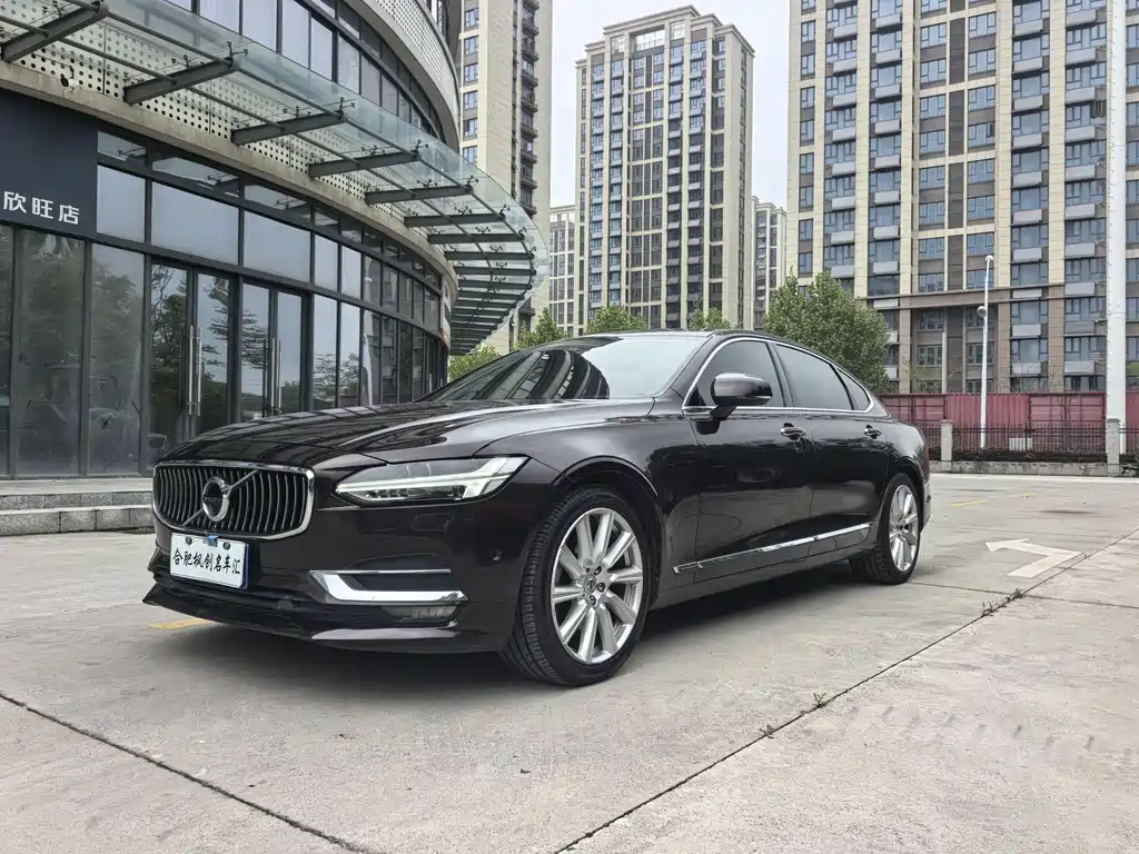 Volvo S90 2017 — фото 1