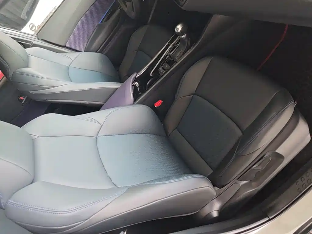 Toyota C-HR 2020 — фото 25