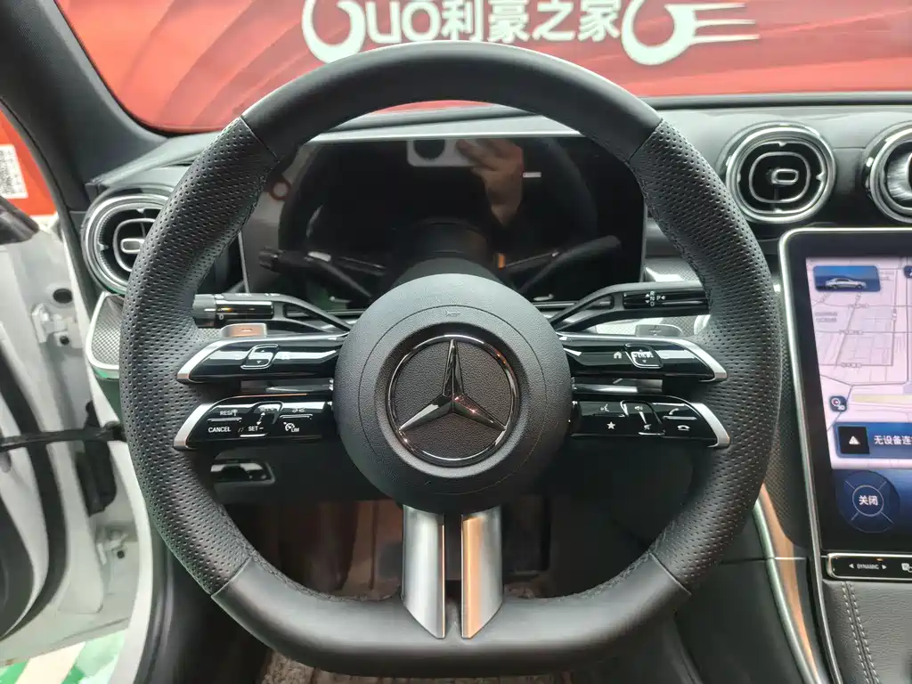 Mercedes-Benz C-Class 2024 — фото 10