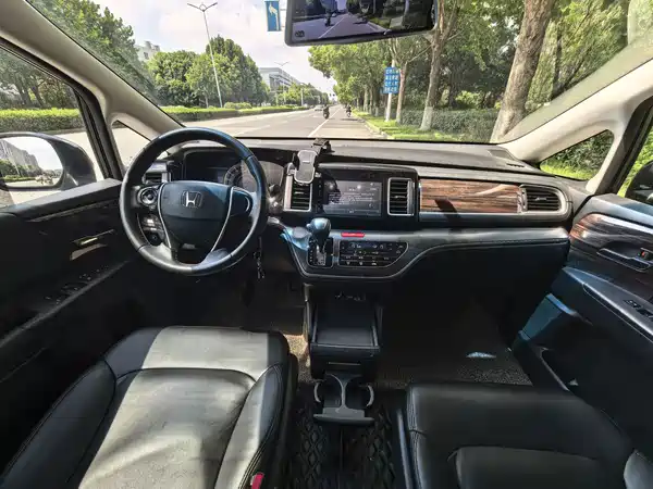 Honda Elysion 2018