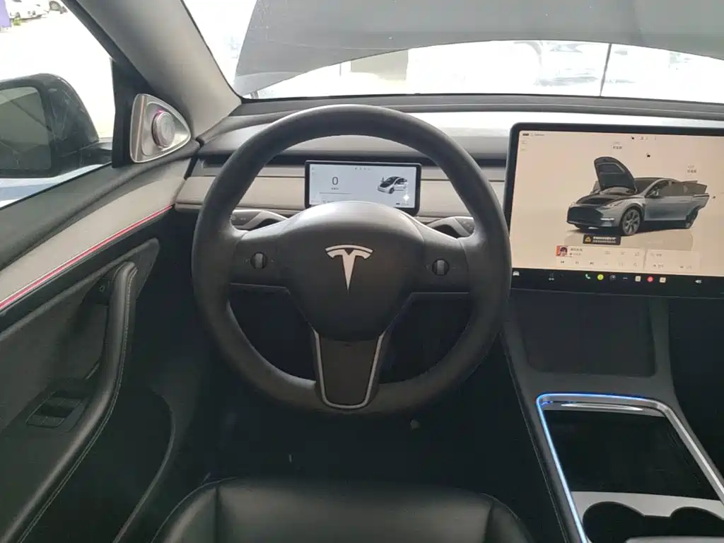 Tesla Model Y 2024 — фото 11