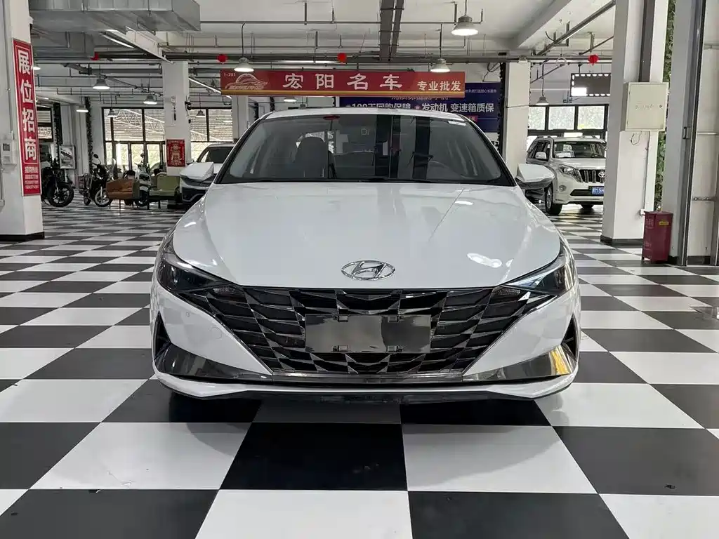 Hyundai Elantra 2022