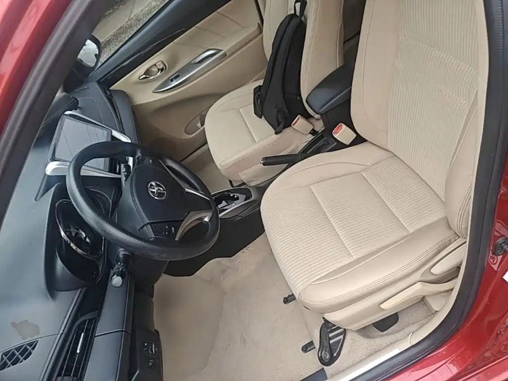 Toyota Yaris L 2016 — фото 15