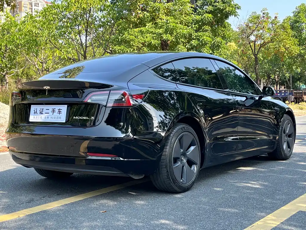 Tesla Model 3 2022 — фото 9