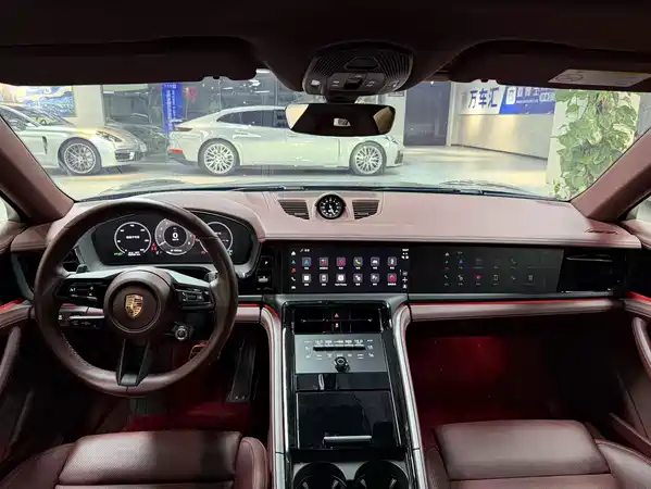 Porsche Panamera 2025