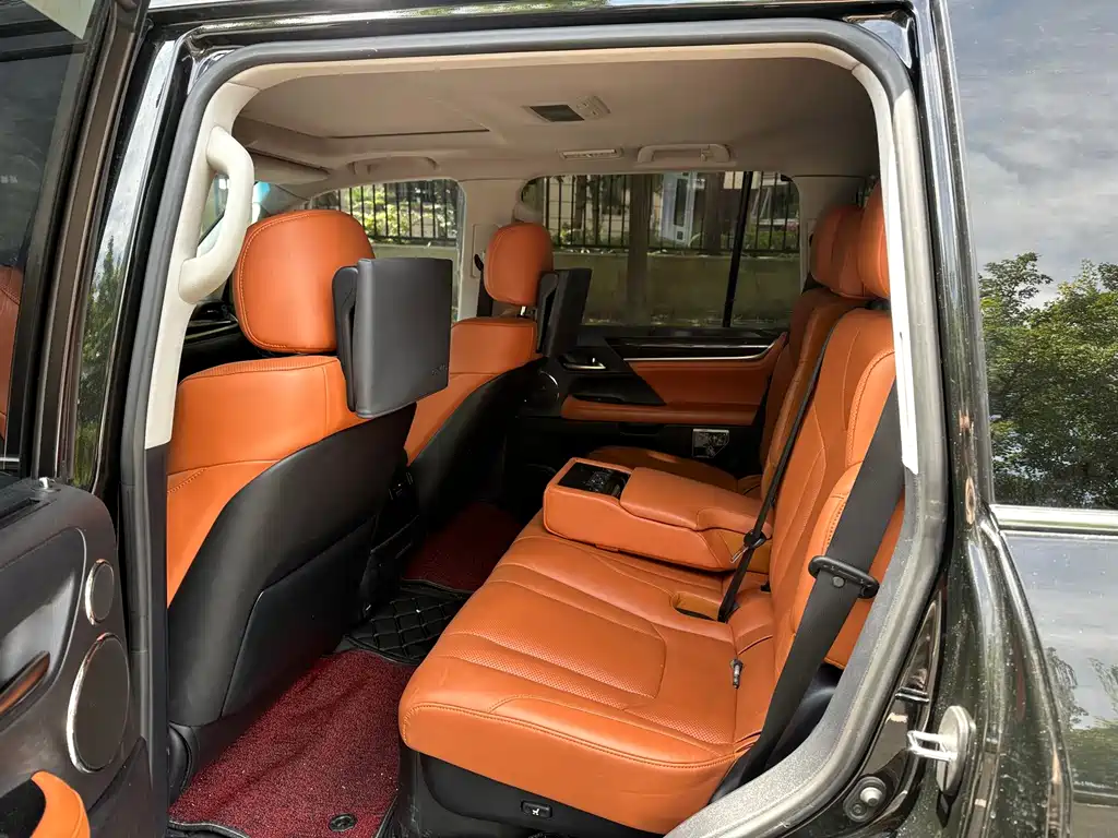 Lexus LX 2019 — фото 11