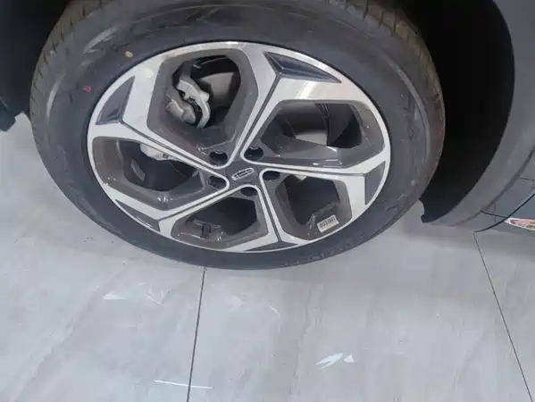Geely Xingyue L 2026