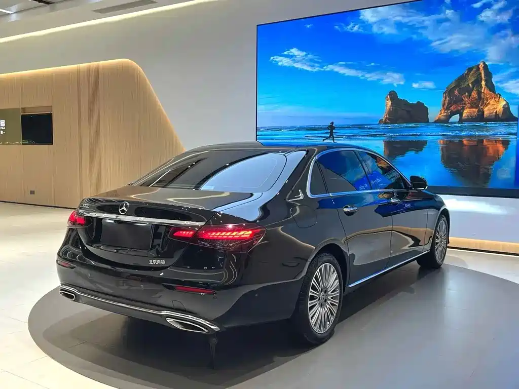 Mercedes-Benz E-Class 2023 — фото 9