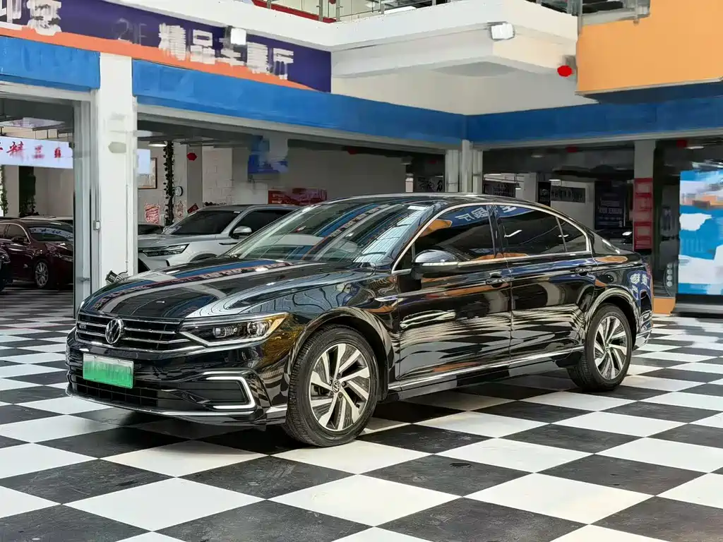 Volkswagen Magotan GTE PHEV 2023 — фото 1
