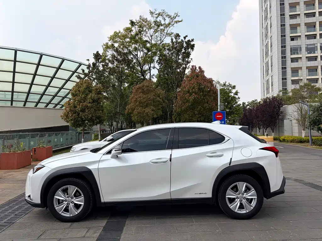 Lexus UX 2022 — фото 8